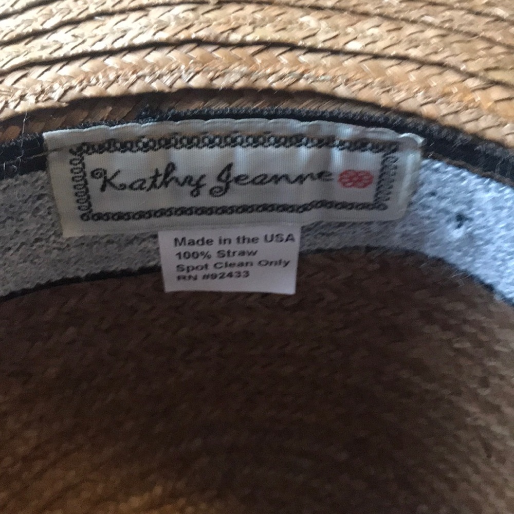 Beautiful Hat - Picture 3 of 4